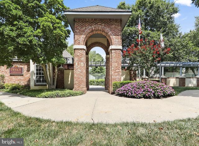 6 HEATH CT, Princeton, NJ 08540