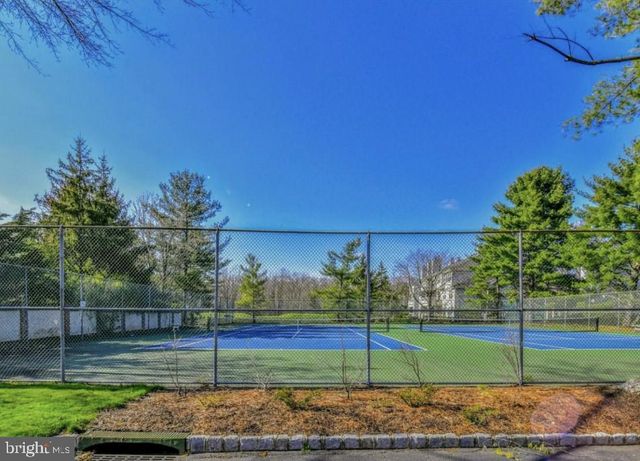 6 HEATH CT, Princeton, NJ 08540