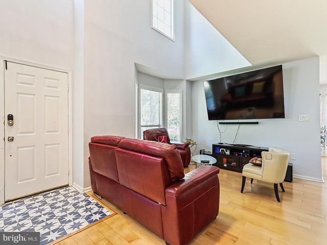 6 HEATH CT, Princeton, NJ 08540