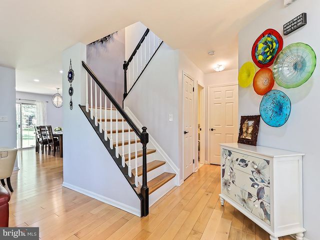 6 HEATH CT, Princeton, NJ 08540