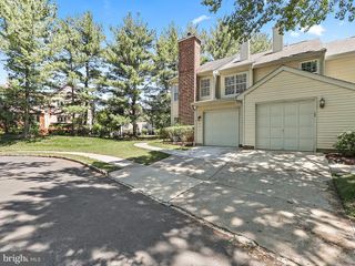 6 HEATH CT, Princeton, NJ 08540