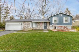 2120 Daintree Avenue, West Bloomfield, MI 48323