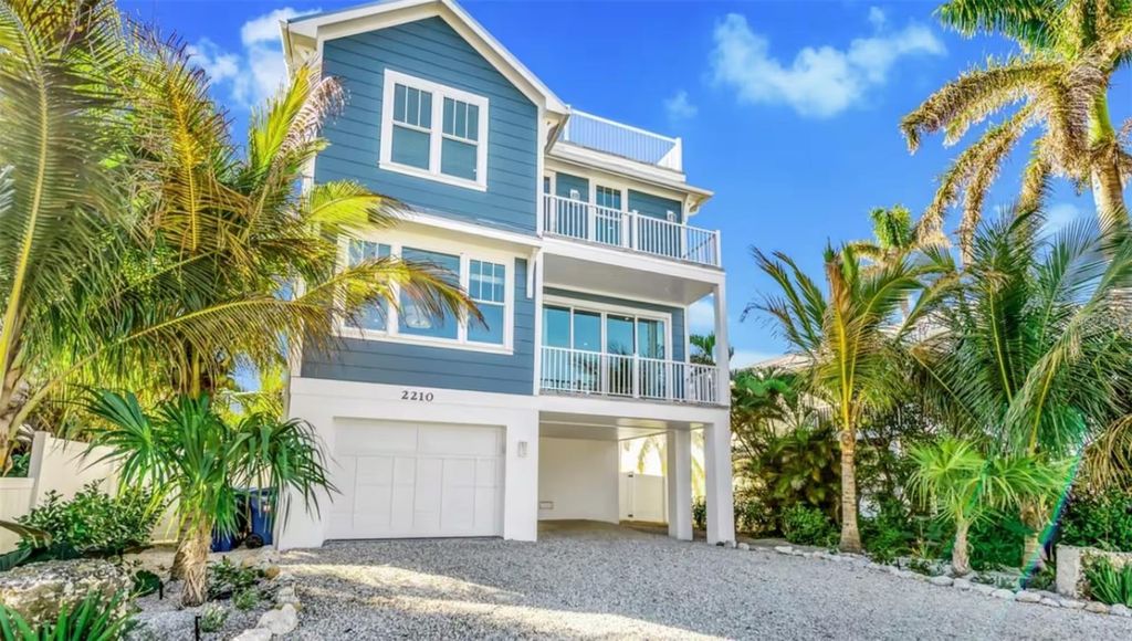 2210 AVENUE A, BRADENTON BEACH, FL 34217 — photo 2
