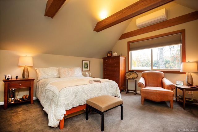 53 Glen Avenue, Flanders, NY 11901