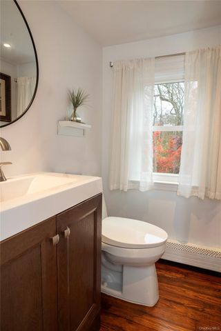 53 Glen Avenue, Flanders, NY 11901