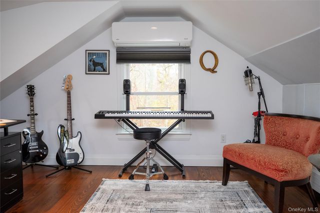 53 Glen Avenue, Flanders, NY 11901