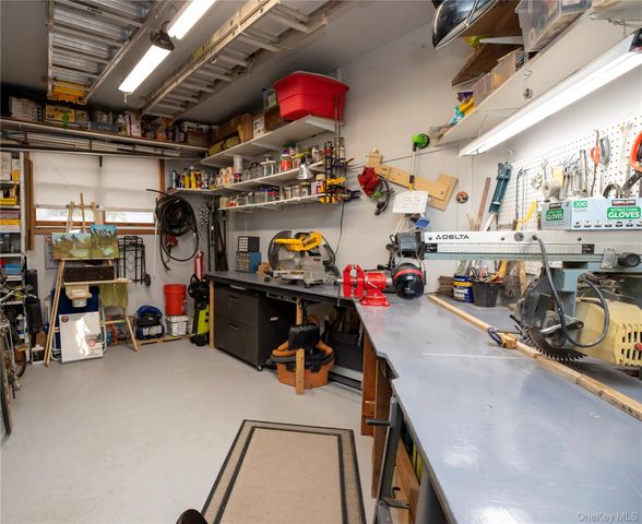 53 Glen Avenue, Flanders, NY 11901