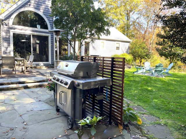 53 Glen Avenue, Flanders, NY 11901