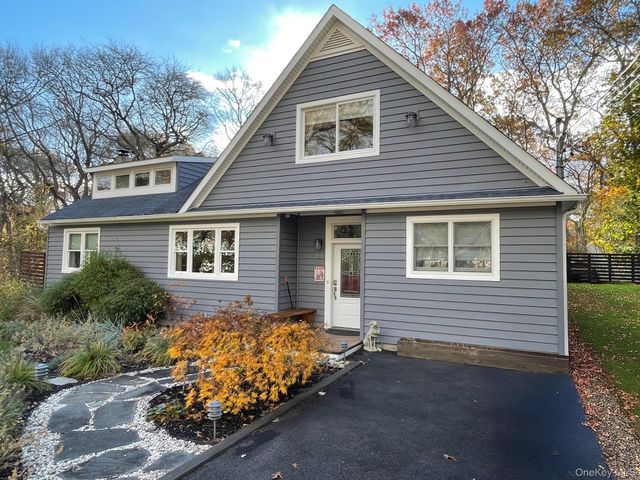 53 Glen Avenue, Flanders, NY 11901