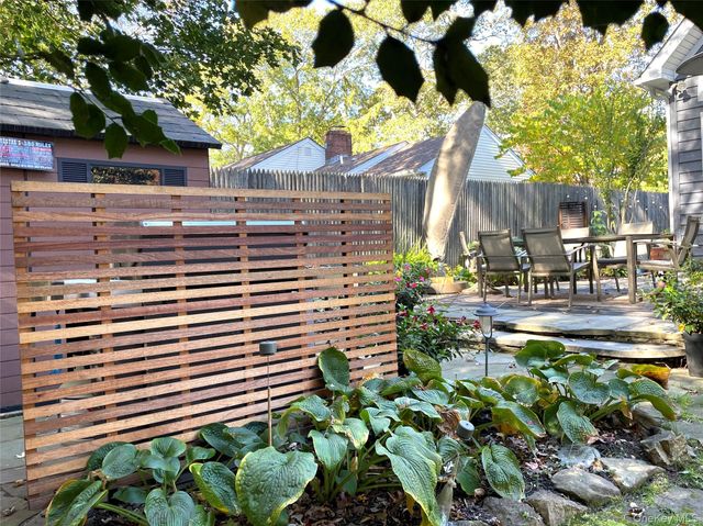 53 Glen Avenue, Flanders, NY 11901