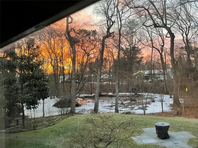 53 Glen Avenue, Flanders, NY 11901