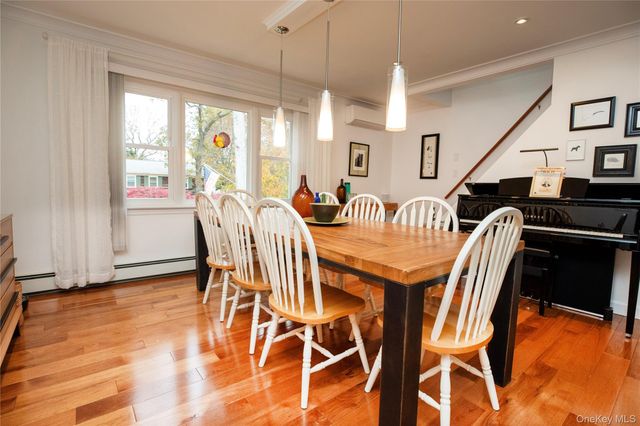 53 Glen Avenue, Flanders, NY 11901