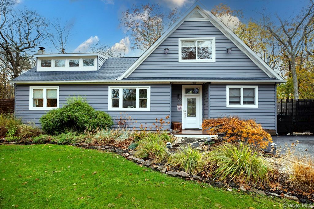 53 Glen Avenue, Flanders, NY 11901