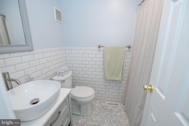 4225 CHALFONT PL, Philadelphia, PA 19154