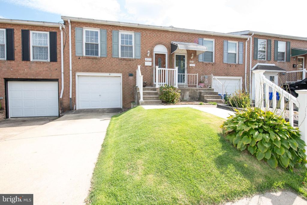 4225 CHALFONT PL, Philadelphia, PA 19154