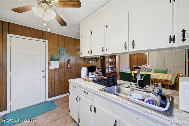 1511 Lowery Lane, Jackson, MS 39209