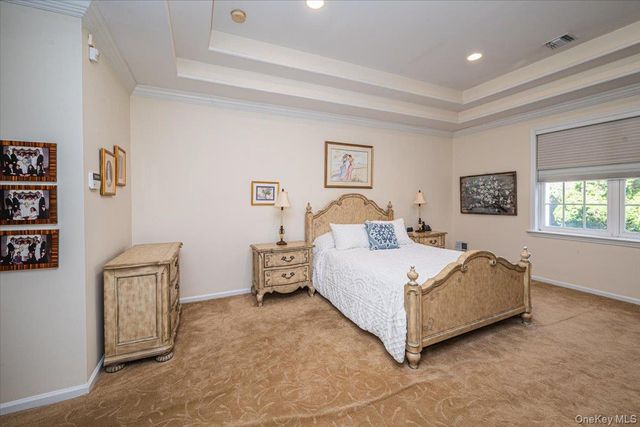420 Florencia Place, Melville, NY 11747