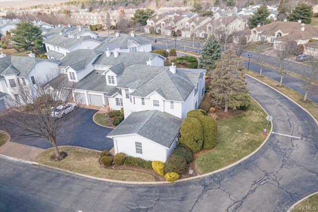 420 Florencia Place, Melville, NY 11747