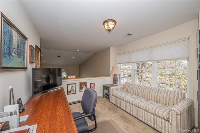 420 Florencia Place, Melville, NY 11747