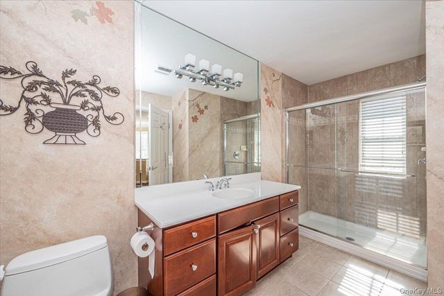 420 Florencia Place, Melville, NY 11747