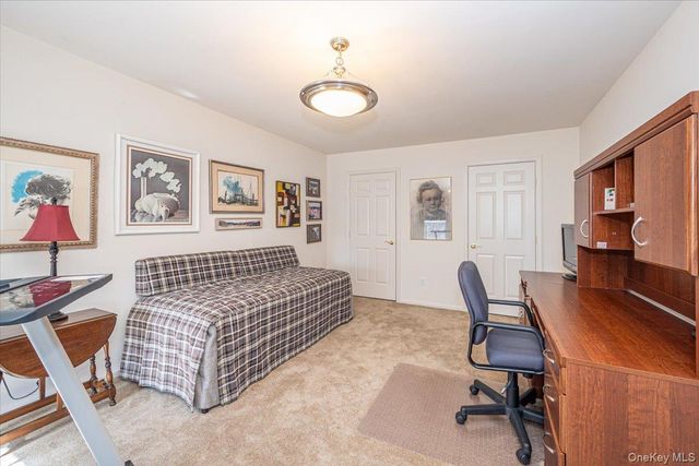 420 Florencia Place, Melville, NY 11747
