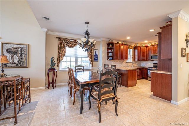 420 Florencia Place, Melville, NY 11747