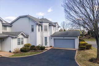 420 Florencia Place, Melville, NY 11747