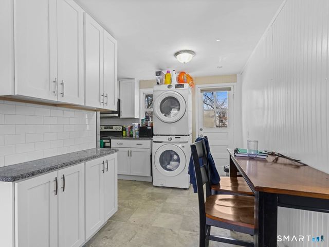 69 Seaver Circle, Bridgeport, CT 06606