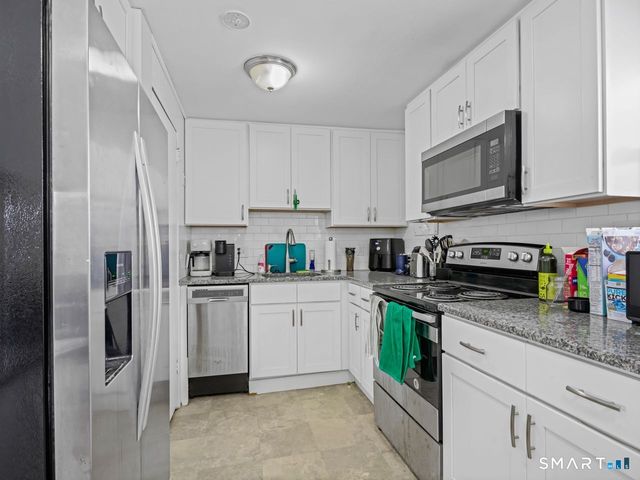 69 Seaver Circle, Bridgeport, CT 06606