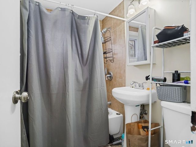 69 Seaver Circle, Bridgeport, CT 06606