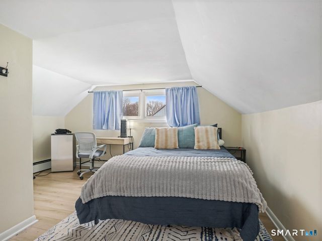 69 Seaver Circle, Bridgeport, CT 06606