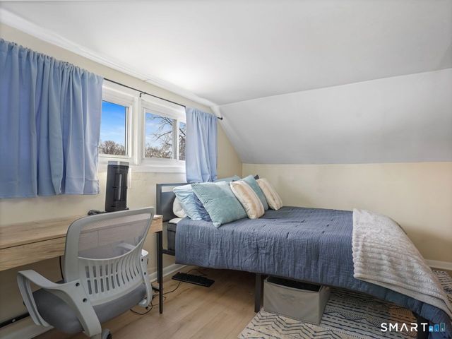 69 Seaver Circle, Bridgeport, CT 06606