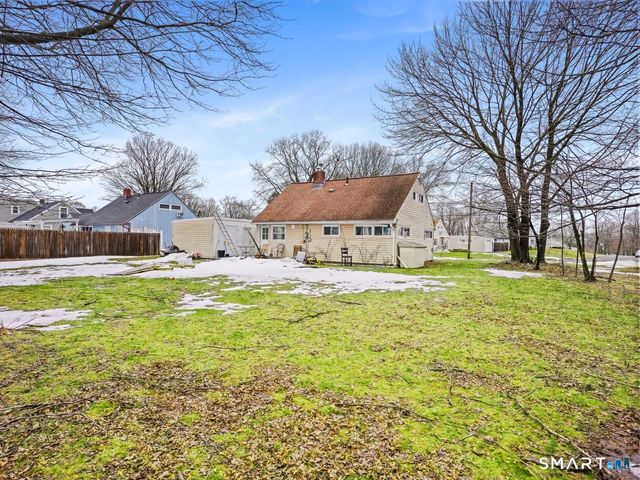 69 Seaver Circle, Bridgeport, CT 06606
