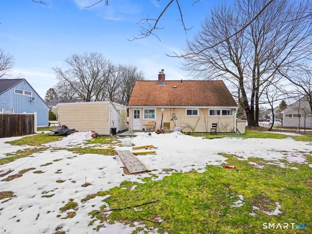 69 Seaver Circle, Bridgeport, CT 06606