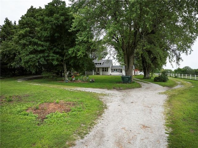 19739 185th Road, Marshall, MO 65340