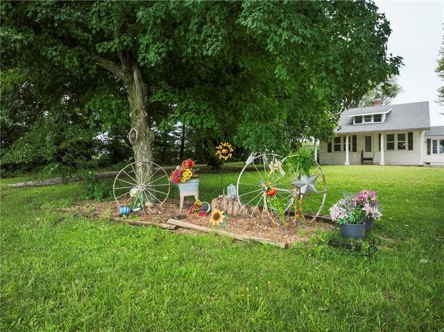 19739 185th Road, Marshall, MO 65340
