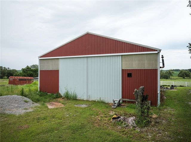 19739 185th Road, Marshall, MO 65340