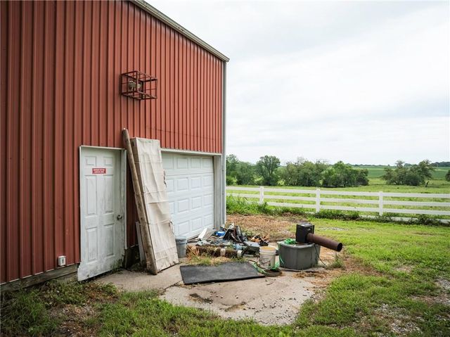 19739 185th Road, Marshall, MO 65340