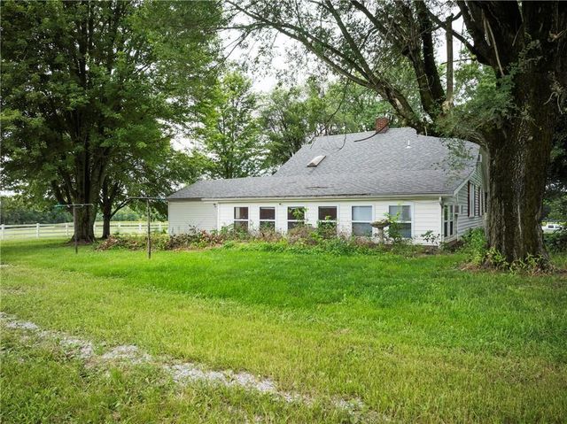 19739 185th Road, Marshall, MO 65340