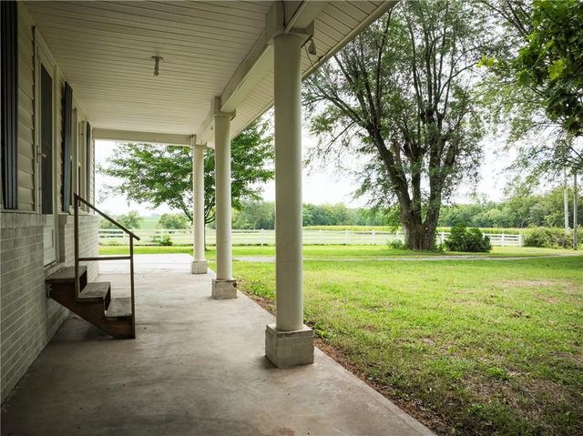 19739 185th Road, Marshall, MO 65340