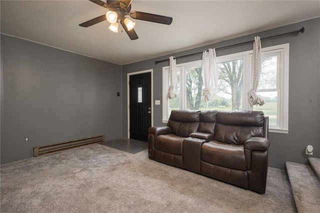 19739 185th Road, Marshall, MO 65340