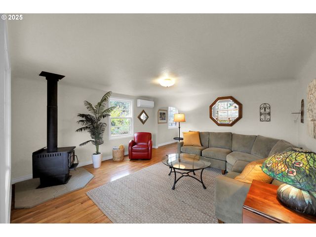 180 W 15TH Ave, Eugene, OR 97401