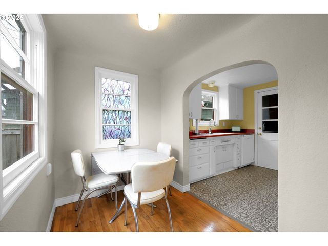 180 W 15TH Ave, Eugene, OR 97401