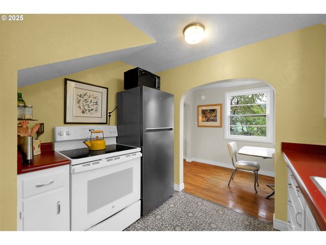 180 W 15TH Ave, Eugene, OR 97401