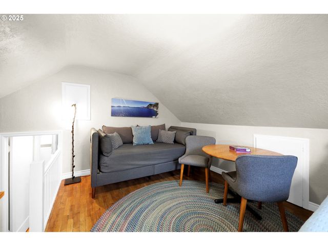 180 W 15TH Ave, Eugene, OR 97401