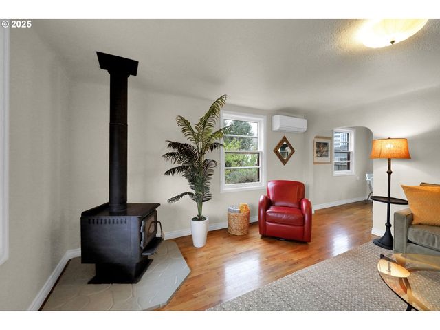 180 W 15TH Ave, Eugene, OR 97401