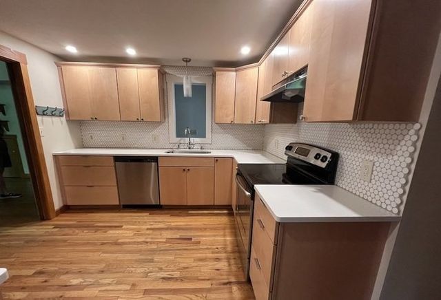 148 Newtown Rd -, Acton, MA 01720