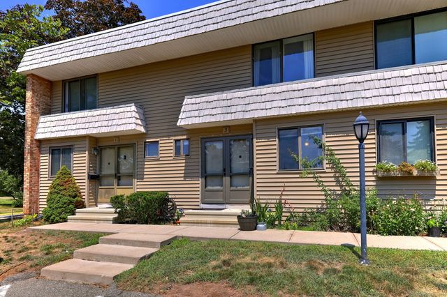 3 Cedarland Court 3, Cromwell, CT 06416