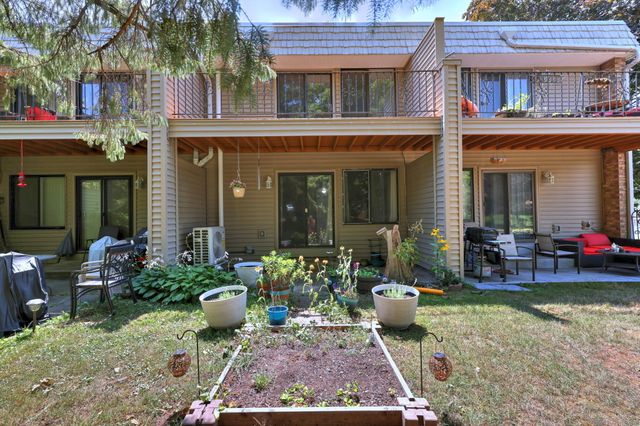 3 Cedarland Court 3, Cromwell, CT 06416