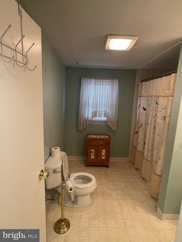 423 SUTHERLAND RD, Ewing, NJ 08618